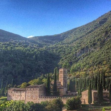 Abbazia San Pietro In Valle 페렌틸로 외부 사진